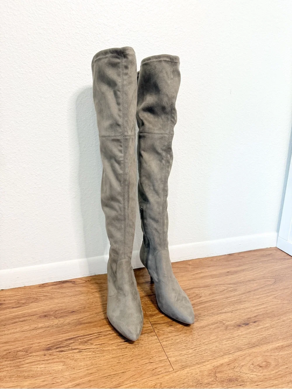 NWOT Vince Camuto Women’s Taupe Over-the-Knee Boots Size 7.5M Pointed Toe